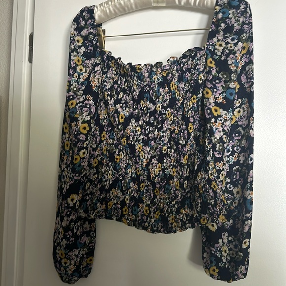 Cupcakes and Cashmere Smocked Royce Top EUC - Picture 3 of 8